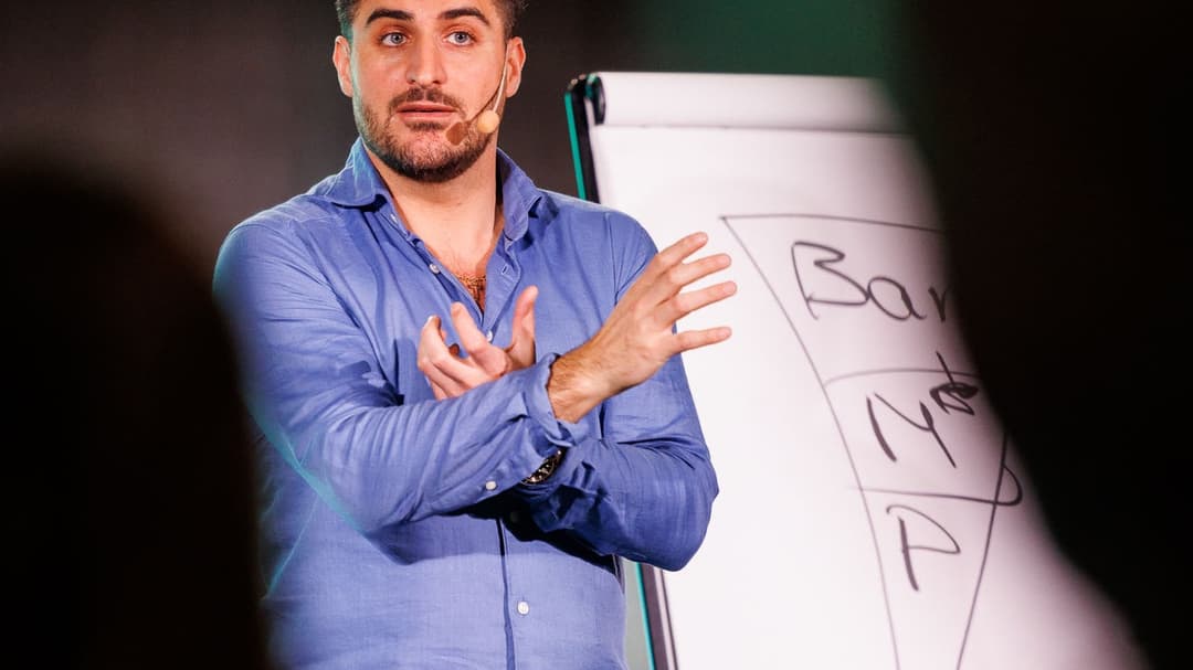Charbel Gabro är en prisbelönt talare som pratar integregring och mångfald